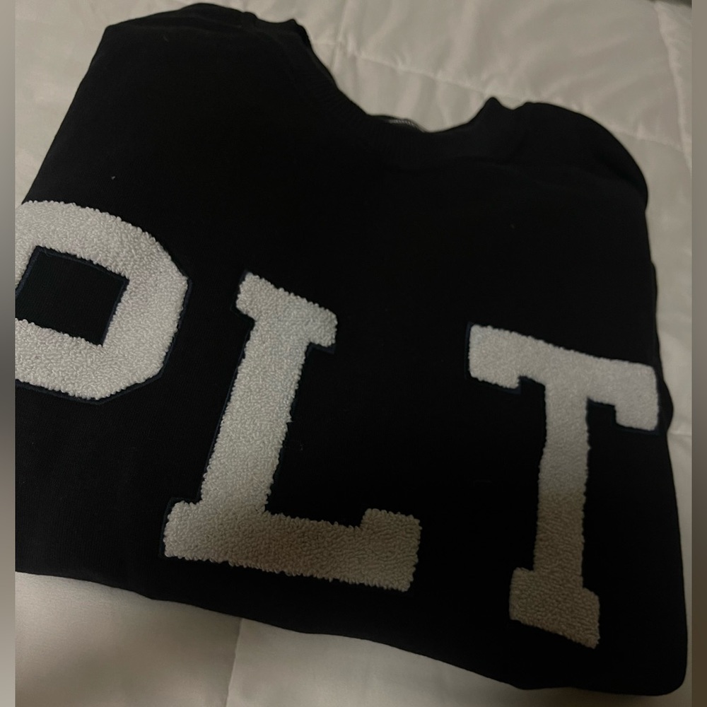 Pretty Little Thing sweater worn once.